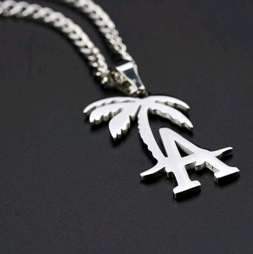 Silver chain LA pendant